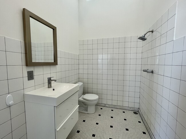 Building Photo - 1800 Central St