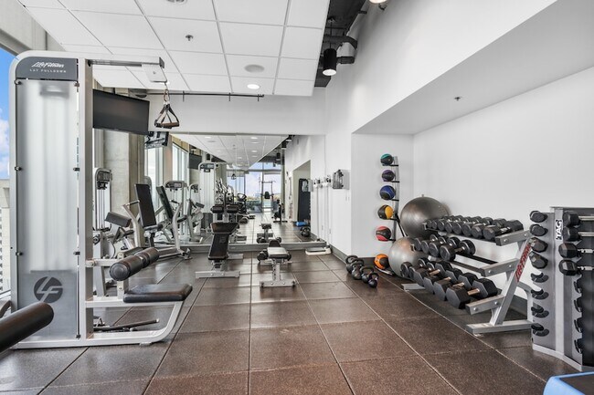 Building Photo - 415 Church St