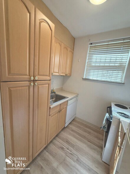 Building Photo - 5710 Phillips Ave