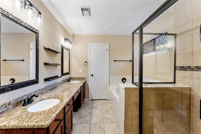 Building Photo - 5622 Village Park Dr
