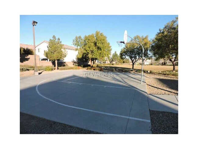 Building Photo - Large 4 bedroom home!  A must see!
