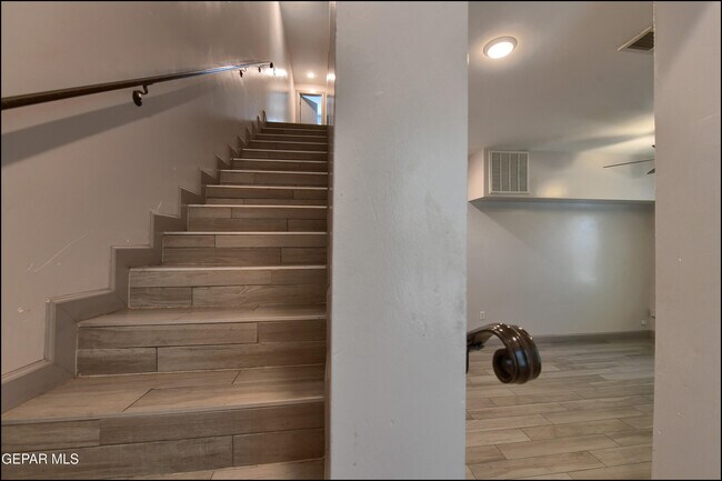 Building Photo - 312 Vin Almoradi Ct