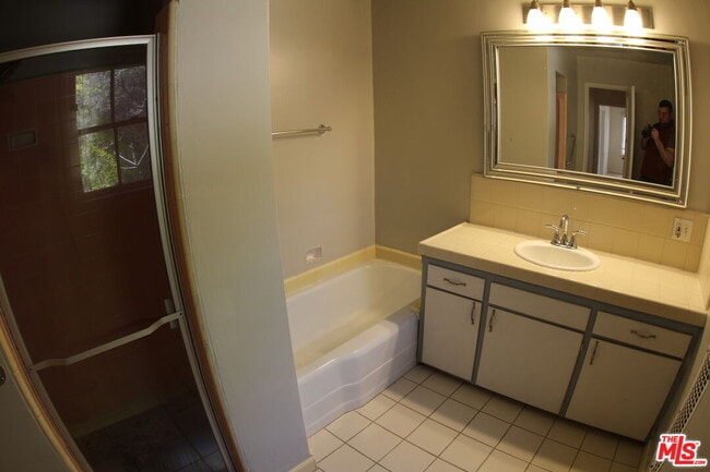 Building Photo - 1606 Glendon Ave