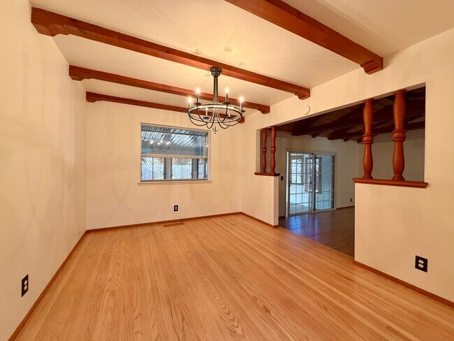 Building Photo - 3 Bedroom 2 Bathroom Single Level Napa Brown's Valley Home