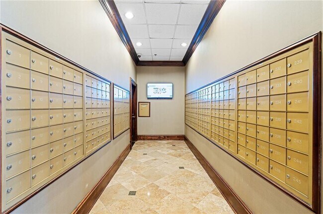 Building Photo - 3334 Peachtree Rd NE