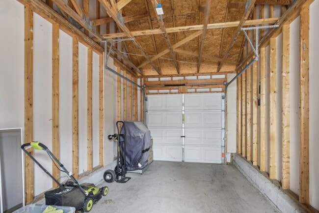Building Photo - 7841 Heaton Way
