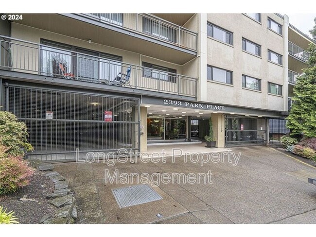 Primary Photo - 2393 SW Park Pl