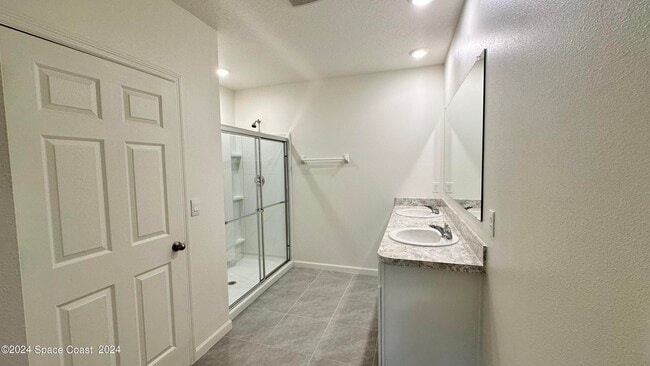 Building Photo - 6495 Topaz Dr
