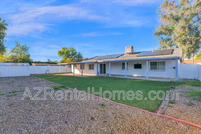 Building Photo - 621 W Plata Ave