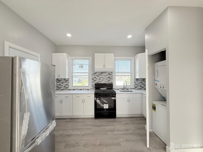 Primary Photo - 46 Hayward Ave