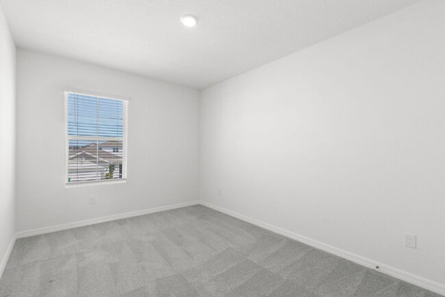 Building Photo - LIKE NEW Home For Rent in Avalon Park West!