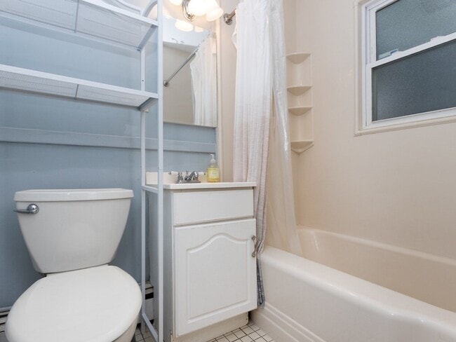 Building Photo - 128 Ashmont St