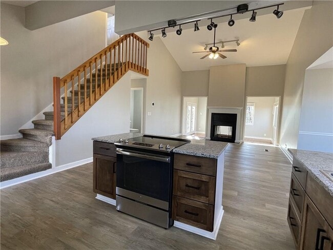 Building Photo - 3492 Point View Cir