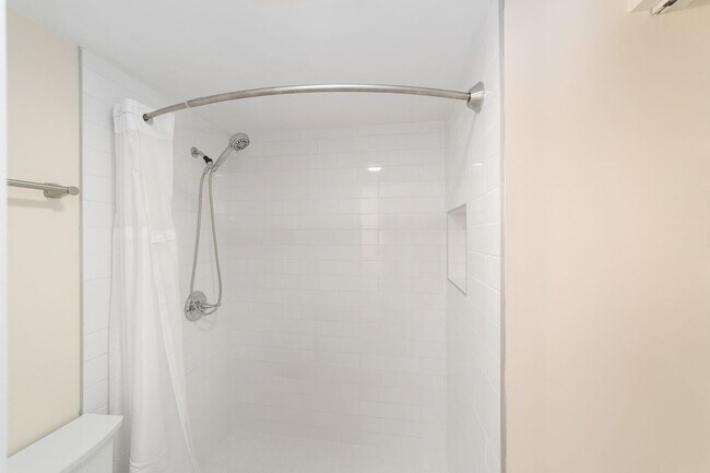 Building Photo - Seagle Building 7C