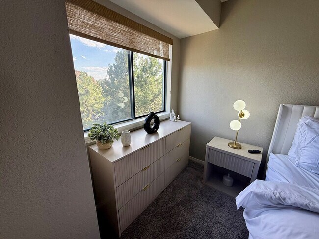 Building Photo - 6380 S Boston St