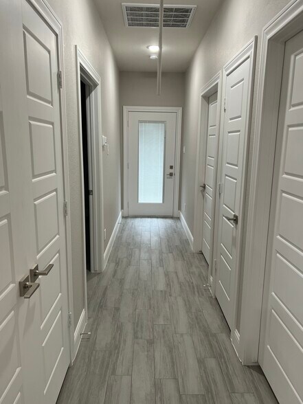 Building Photo - 2610 Appian Way