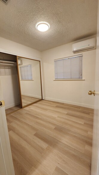 Building Photo - 1615 Lovell Ave