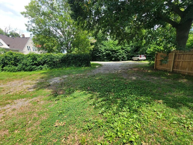 Building Photo - 508 3rd St