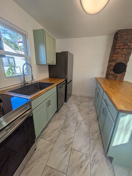 Building Photo - 1521 Waterhouse St