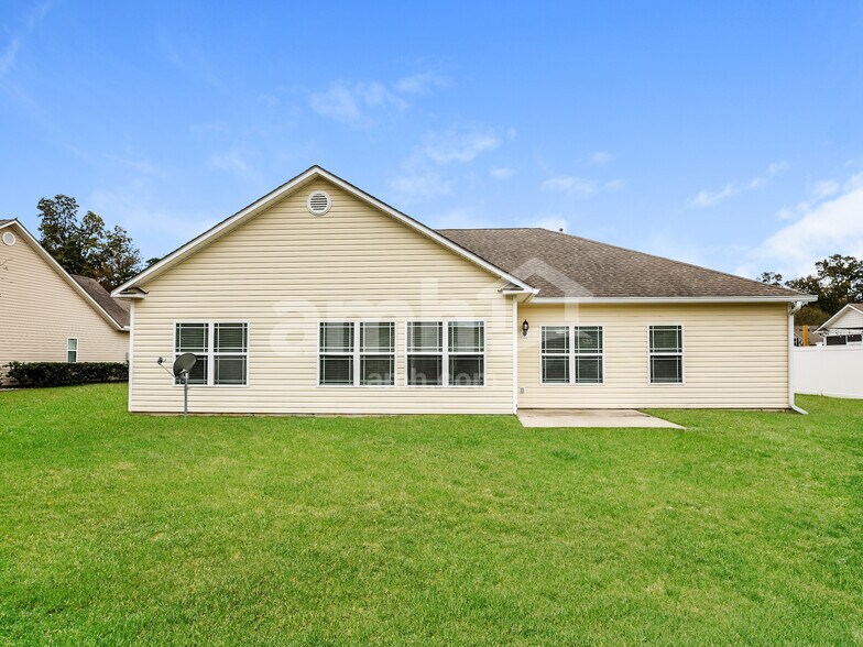 Building Photo - 7 Wyndham Dr