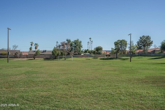 Building Photo - 6820 S Roosevelt St