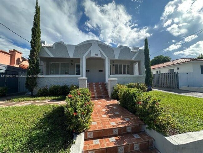 Primary Photo - 1822 NW 4th St