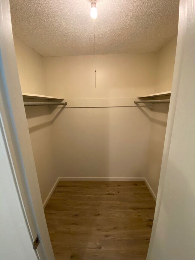 Building Photo - 2901 Lawnridge Ct