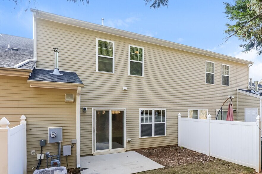 Building Photo - 2545 Spring Oaks Way