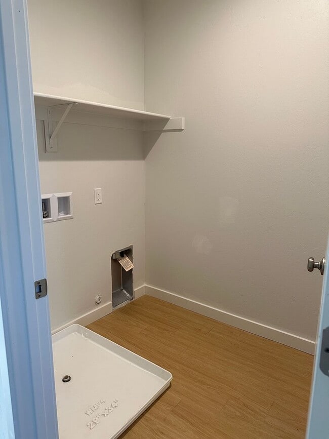 Building Photo - 8900 Brown Hills Dr