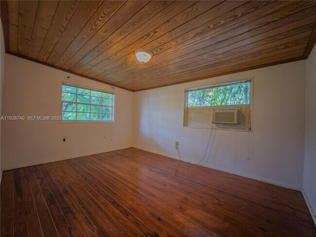 Building Photo - 730 SW 80th St