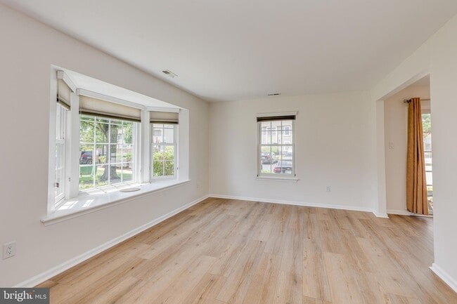 Building Photo - 3704 Fenwick Ln