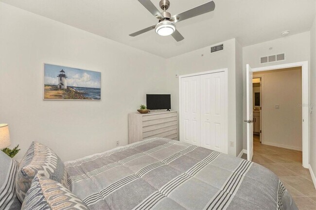 Building Photo - 12550 Galapagos Ct