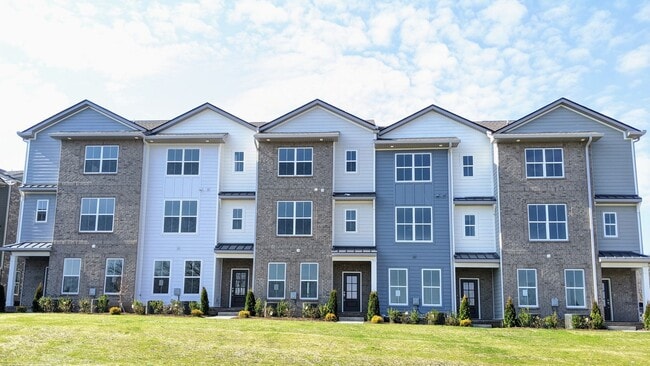 Building Photo - Luxury Townhome - Williamson County
