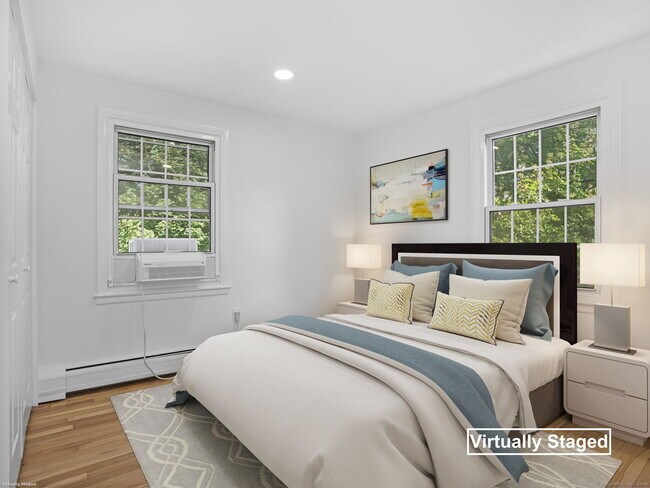 Building Photo - 240 Sunnyridge Ave