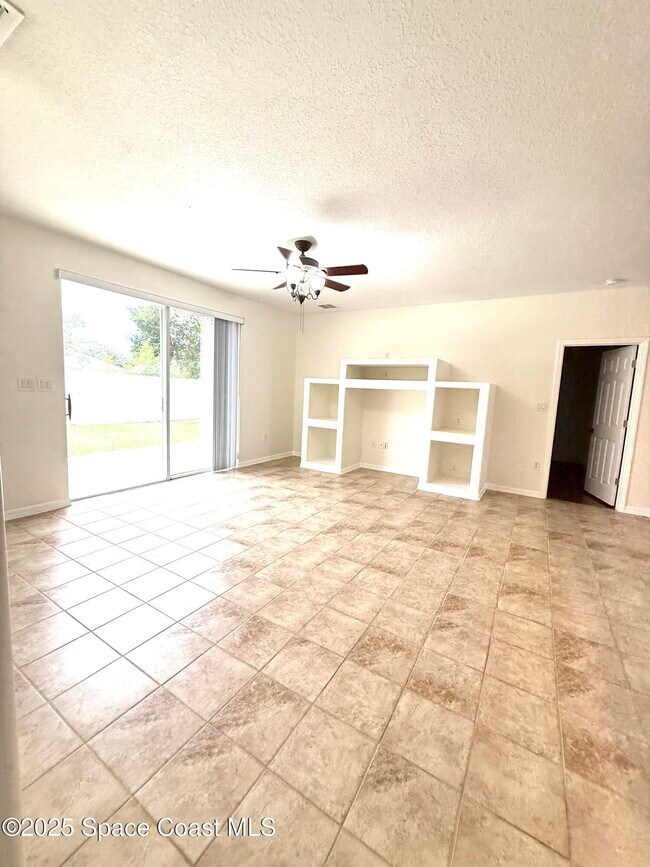 Building Photo - 1470 Kodak Dr