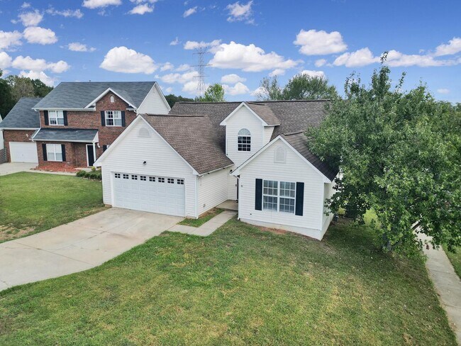 Building Photo - Lovely 3 Bed 2 Bath Home in Indian Trail o...