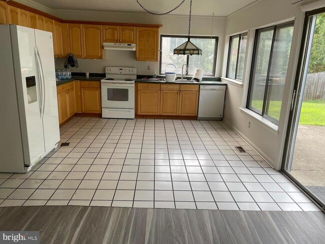 Building Photo - 9129 Tulip Grove Rd