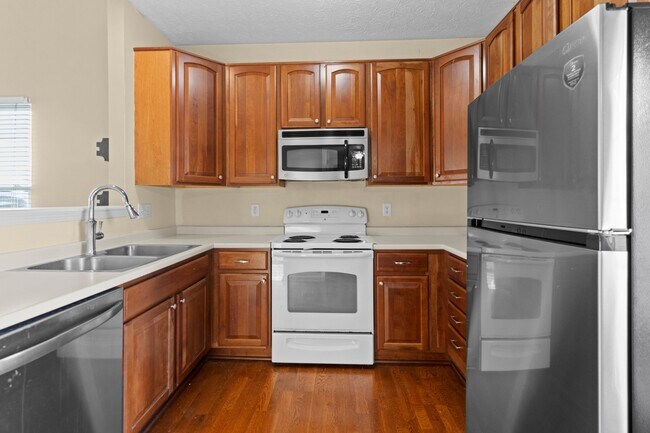 Building Photo - 952 Helston Ave