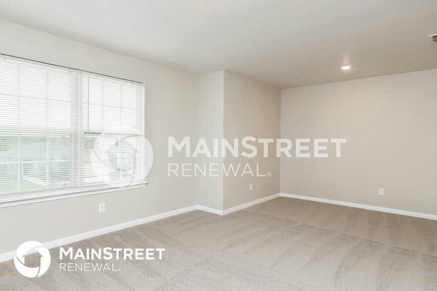 Building Photo - 629 Greenway Trl