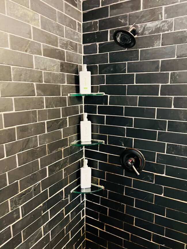 Building Photo - 3209 W Fairview Pl