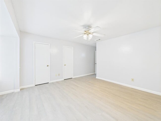 Building Photo - 9409 Fondren Rd