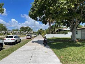 Building Photo - 1649 NE 171 St