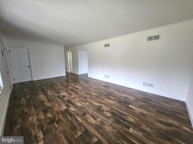 Building Photo - 873 Skeeter Neck Rd