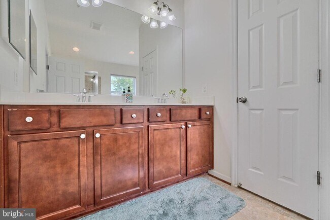 Building Photo - 7863 River Rock Way