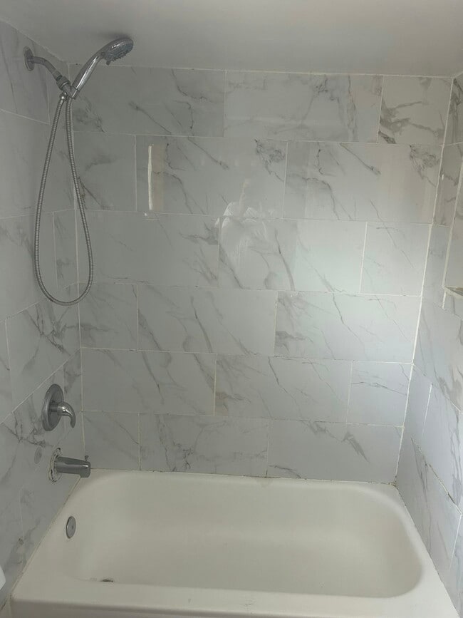 Building Photo - 458 Grand Ave