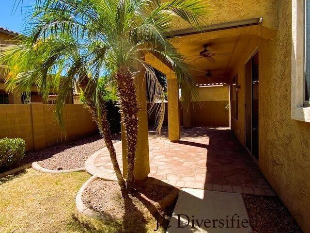 Building Photo - 4081 E Torrey Pines Ln