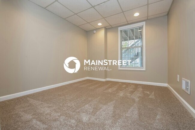 Building Photo - 5 Bedroom Pet-Friendly Home in McDonough, GA with Main Street Renewal