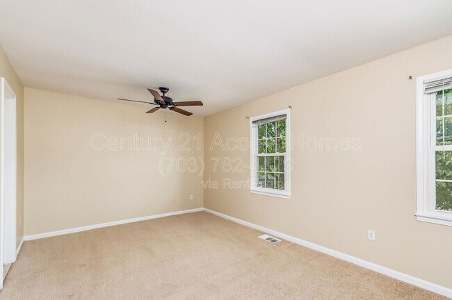 Building Photo - 14447 Cool Oak Ln