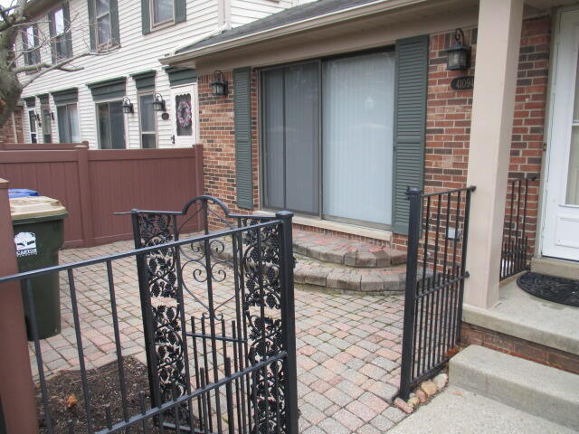 Building Photo - 41094 Southwind Dr