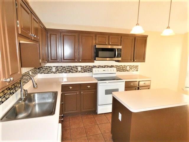 Building Photo - KELLER ISD!!! 3/2/2 IN ESTABLISHED NEIGHBORHOOD.